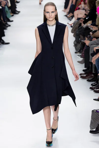 Look 27